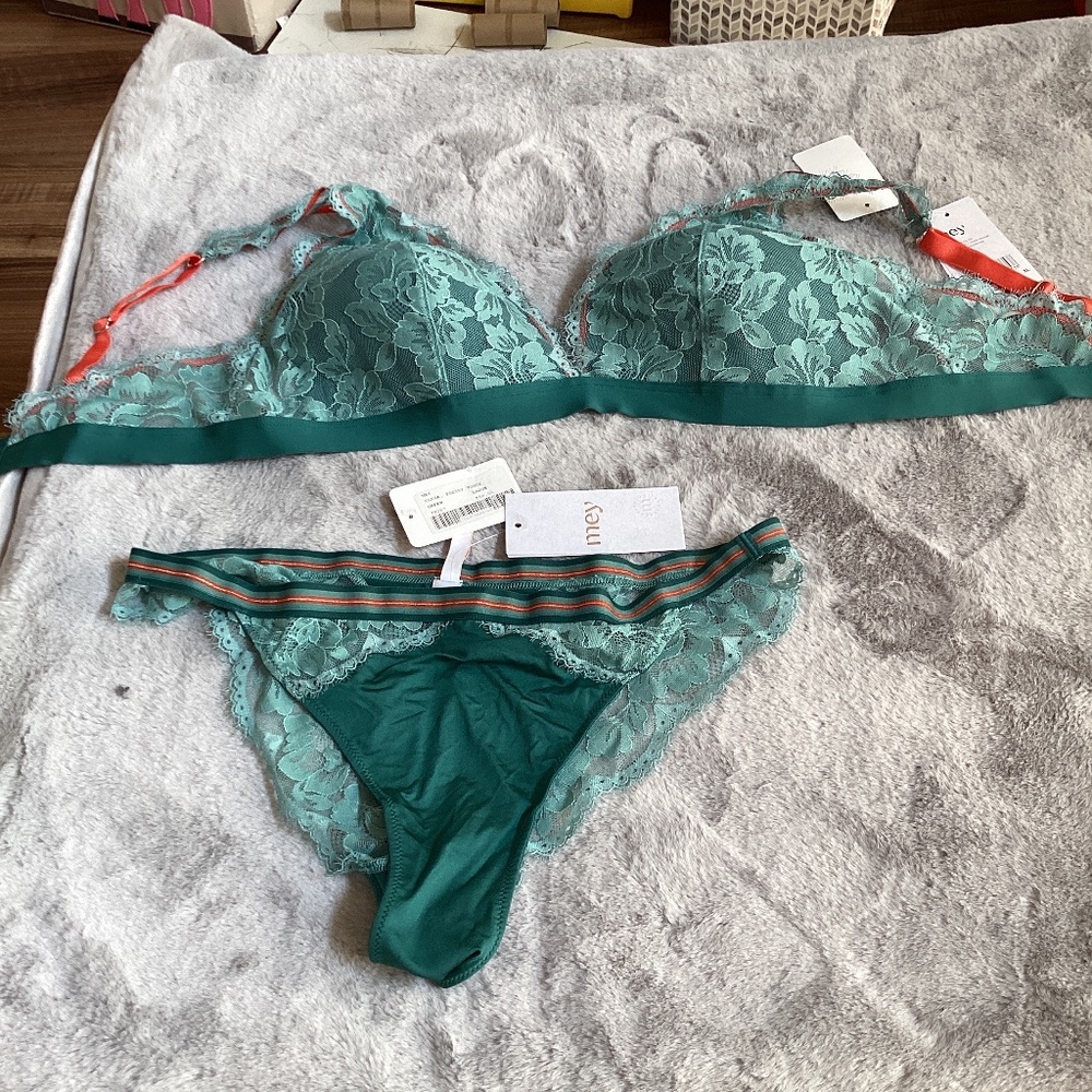 NWT Mey opal green XL bralette and L panty set
